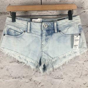 NWT Tilly’s Volcom  Brand Frayed Jean Short Sz 1